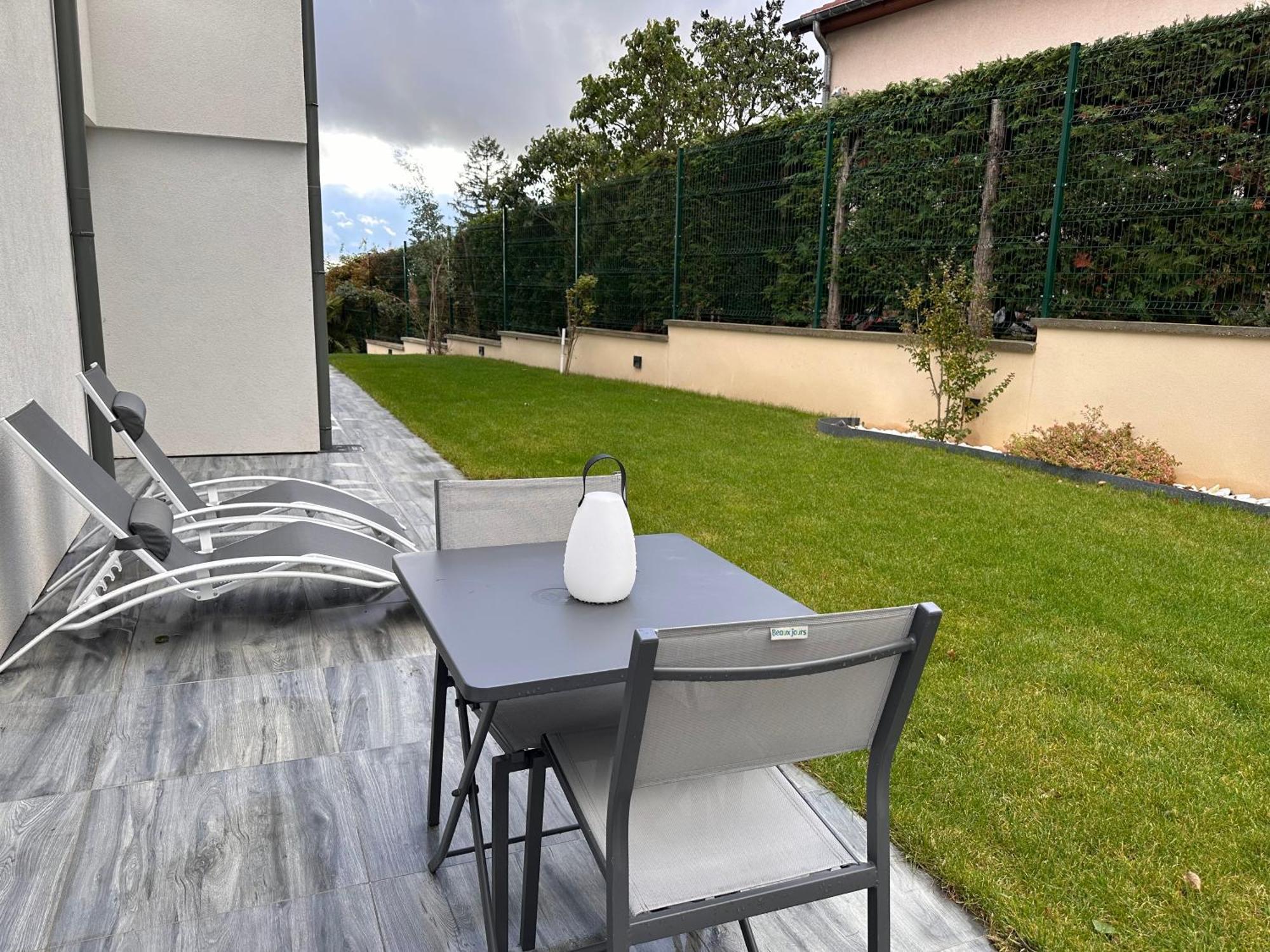 La Villa Perchee Calme, Sauna, Parking Prive サン・プリ エクステリア 写真
